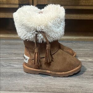 Makalu Tan Suede Boots with Cream Fur